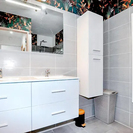 2 Bedroom Stunning In Bas Elne Casa de Férias Latour-Bas-Elne